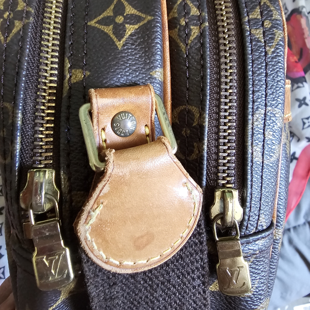 LV w/COA Monogram Reporter Bag in EUC - Picture 10 of 15